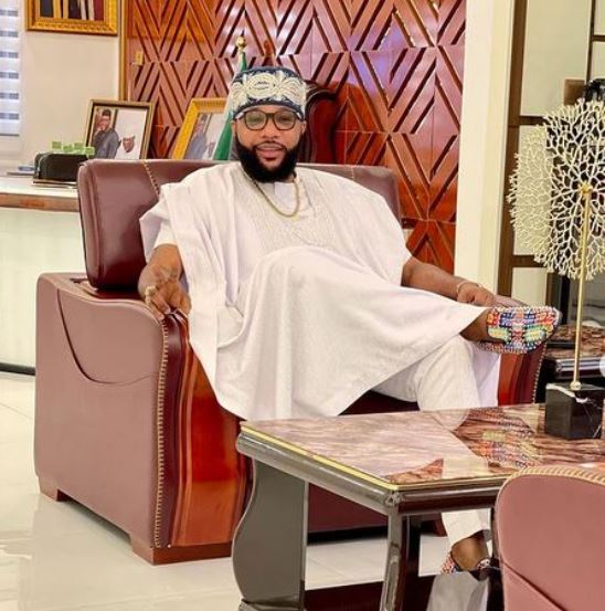 E-Money Celebrates Birthday in Style, Gives Away N200M & 20 Cars!